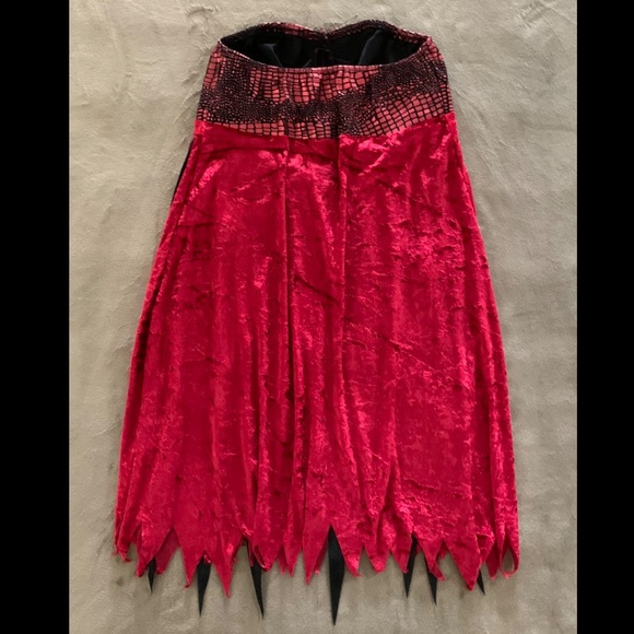 Darling Devil Costume - Picture 5 of 10